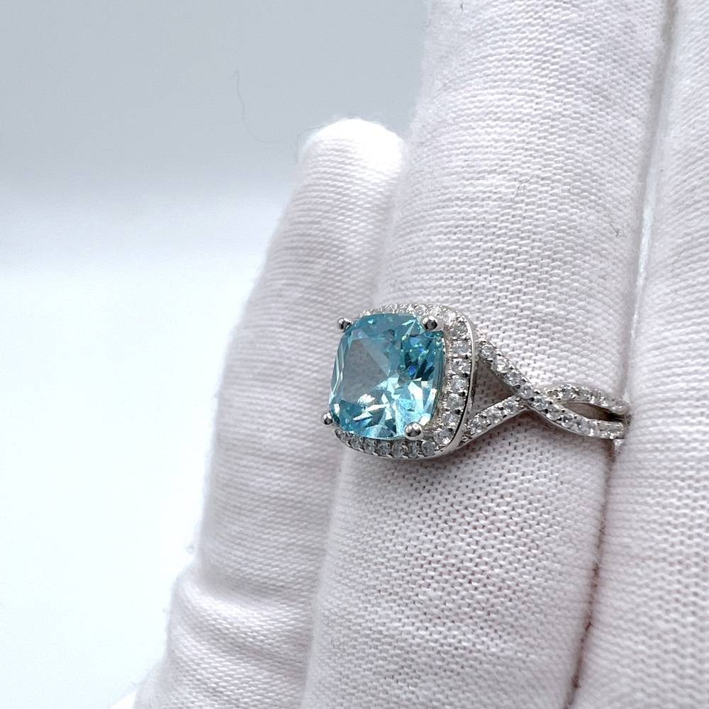 .925 Sterling Silver Aquamarine Cz Ring - Picture 6 of 17